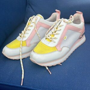 Michael Kors, Maddy trainer sneaker size 9